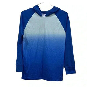 Place pullover hoodie